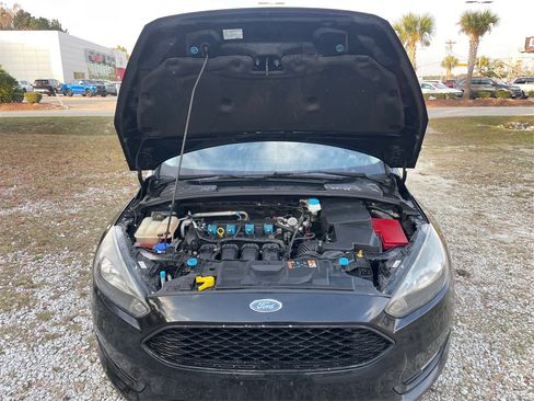 Used 2018 Ford Focus SEL image 11