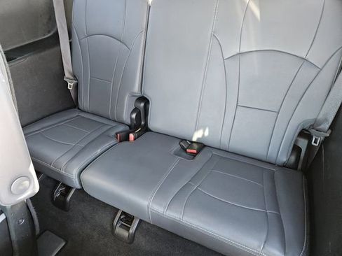Used 2024 Buick Enclave Premium image 30