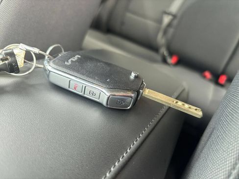 Used 2026 Kia Niro LX FWD image 20