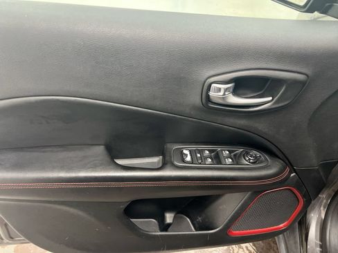 Used 2019 Jeep Compass Trailhawk AWD/4WD image 20