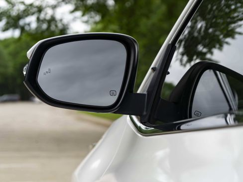 Used 2018 Toyota Highlander XLE FWD image 12
