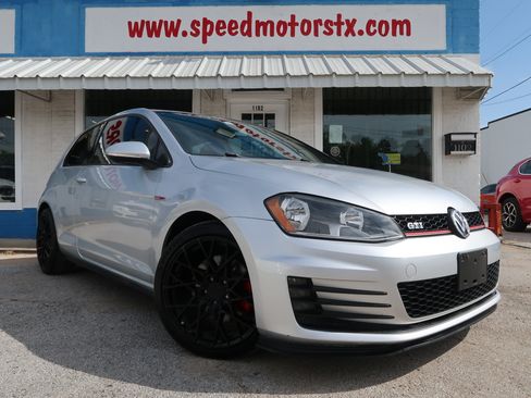 Used 2015 Volkswagen GTI SE FWD image 2