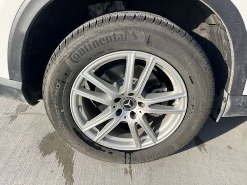 Certified 2025 Mercedes-Benz GLC 300 4MATIC image 9