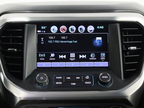 Used 2018 GMC Acadia SLT image 30