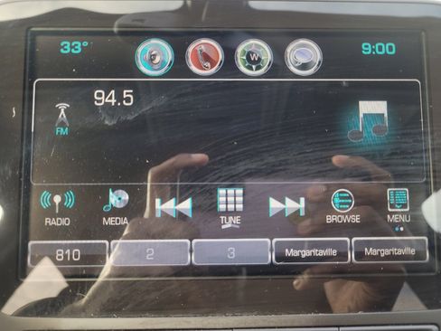 Used 2018 Chevrolet Equinox Premier image 25