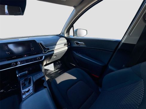 Used 2023 Kia Sportage LX image 21