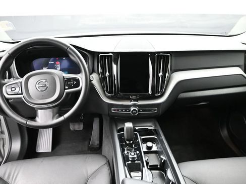 Used 2025 Volvo XC60 B5 Plus AWD/4WD image 17