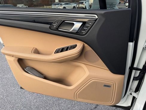 Used 2024 Porsche Macan S image 18