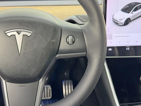 Used 2021 Tesla Model Y 2WD image 19