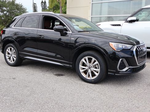Used 2021 Audi Q3 2.0T Premium w/ Convenience Package AWD/4WD image 9