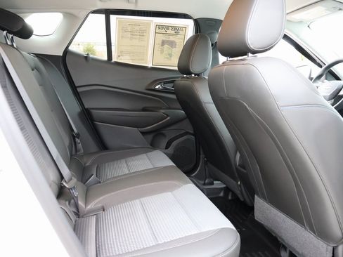 Used 2025 Chevrolet Trax LT w/ Driver Confidence Package image 12