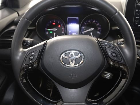Used 2018 Toyota C-HR XLE FWD image 33