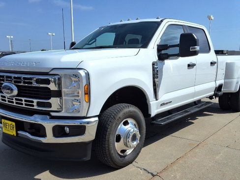 Used 2026 Ford F350 XLT AWD/4WD image 4
