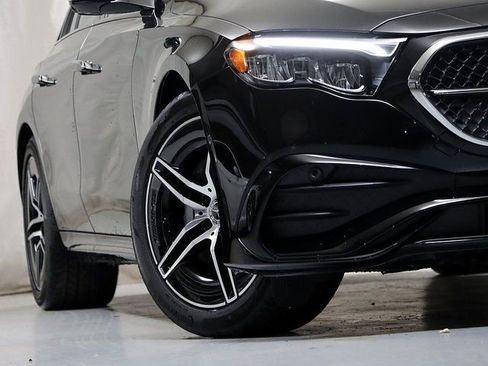 New 2026 Mercedes-Benz E 350 4MATIC Sedan image 4