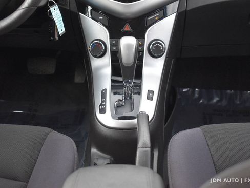 Used 2015 Chevrolet Cruze LT w/ Sun And Sound Package FWD image 28