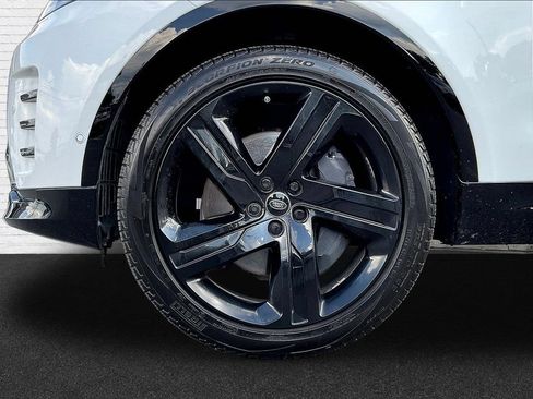 Used 2023 Land Rover Discovery HSE R-Dynamic AWD/4WD image 31