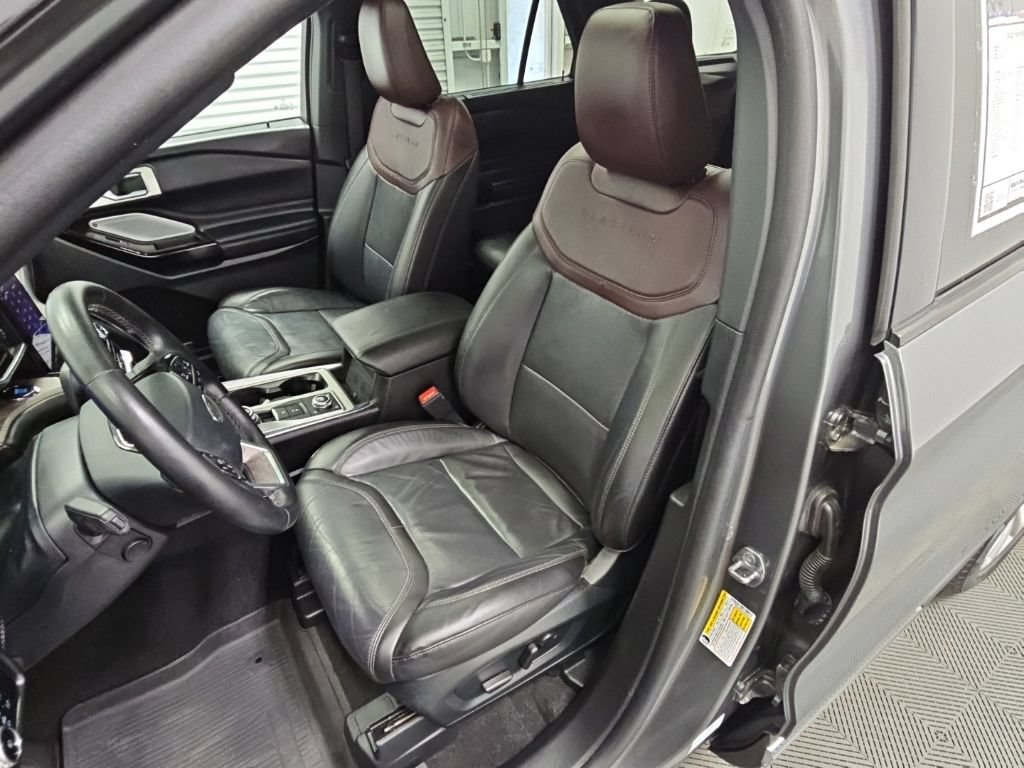 Used 2023 Ford Explorer Platinum w/ Technology Package AWD/4WD image 29
