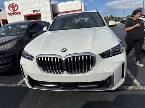 Used 2025 BMW X5 xDrive40i w/ Premium Package image 2