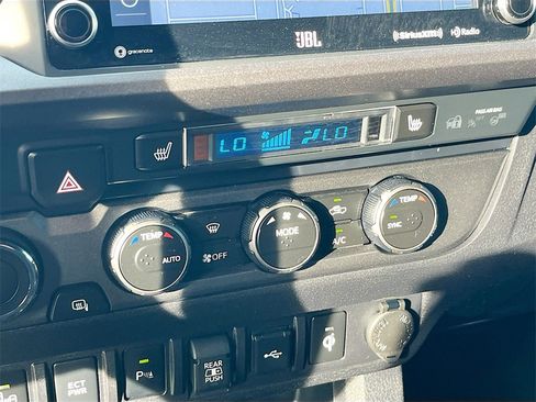 Used 2023 Toyota Tacoma TRD Sport image 16