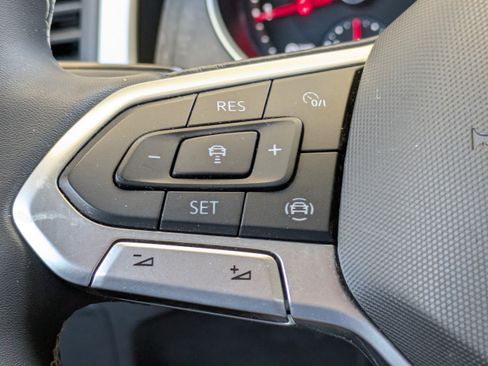 Used 2021 Volkswagen Atlas Cross Sport SE FWD image 24