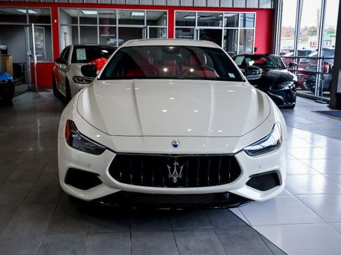 Used 2022 Maserati Ghibli Modena image 3