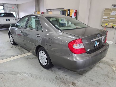 Used 2002 Toyota Camry LE image 5