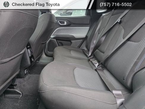 Used 2023 Jeep Compass Sport image 19