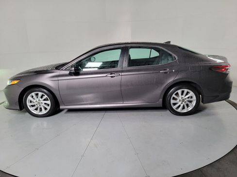 Used 2022 Toyota Camry LE image 7