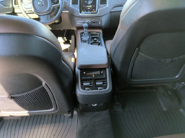 Used 2020 Volvo XC90 T6 Momentum AWD/4WD image 28