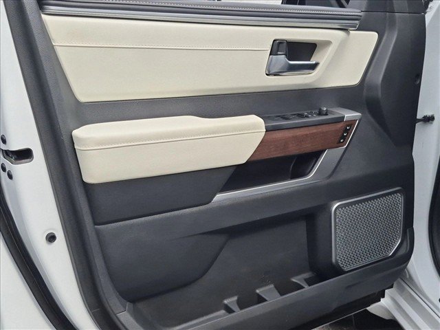 Used 2024 Toyota Sequoia Capstone AWD/4WD image 11