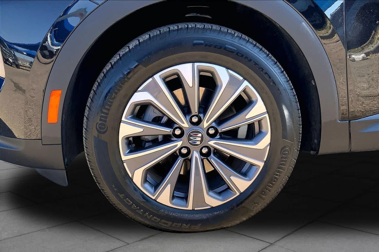 Certified 2025 Buick Envision Preferred AWD/4WD image 11