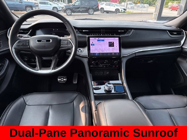 Used 2025 Jeep Grand Cherokee Limited AWD/4WD image 46