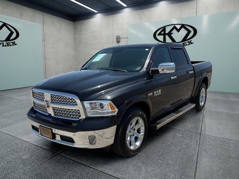 Used 2017 RAM 1500 Laramie w/ Convenience Group AWD/4WD image 7