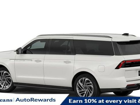 New 2026 Lincoln Navigator L Premier AWD/4WD image 2