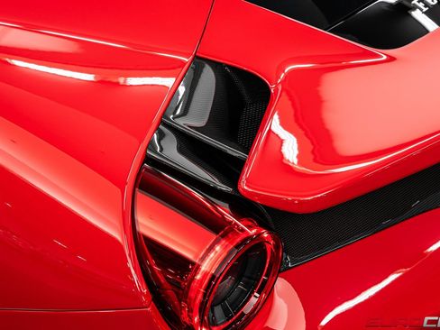 Used 2020 Ferrari 488 Pista Coupe RWD image 27