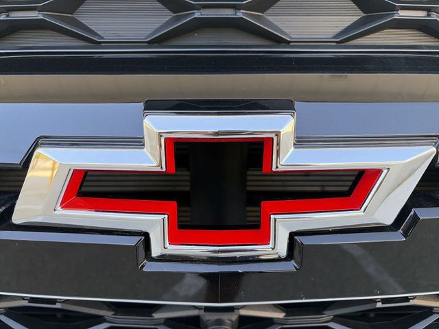 Used 2025 Chevrolet Colorado ZR2 w/ Technology Package AWD/4WD image 30