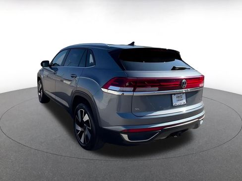 Used 2025 Volkswagen Atlas Cross Sport SE image 11