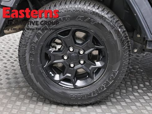 Used 2023 Jeep Wrangler Unlimited w/ Cold Weather Group AWD/4WD image 30