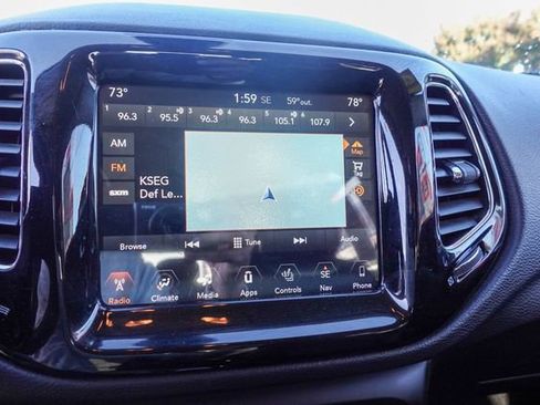 Used 2018 Jeep Compass Limited w/ Navigation Group image 18