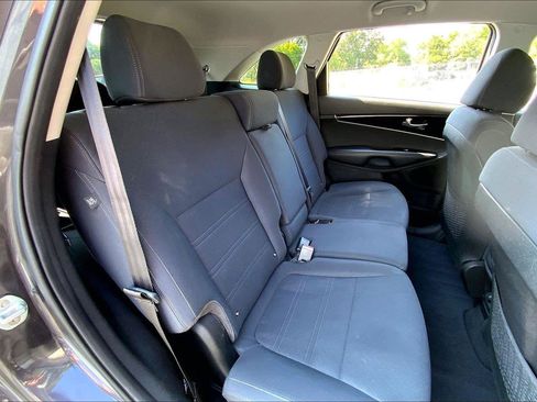 Used 2019 Kia Sorento FWD image 23