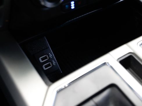 Used 2019 Ford F150 Lariat image 45