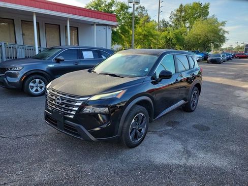Used 2024 Nissan Rogue SV FWD image 4