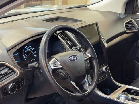 Used 2024 Ford Edge SEL w/ Cold Weather Package image 9