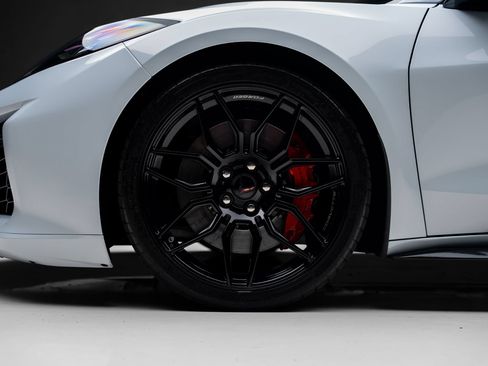 Used 2024 Chevrolet Corvette Z06 RWD image 21