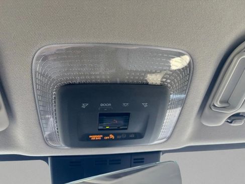 Used 2025 Toyota Prius LE FWD image 16