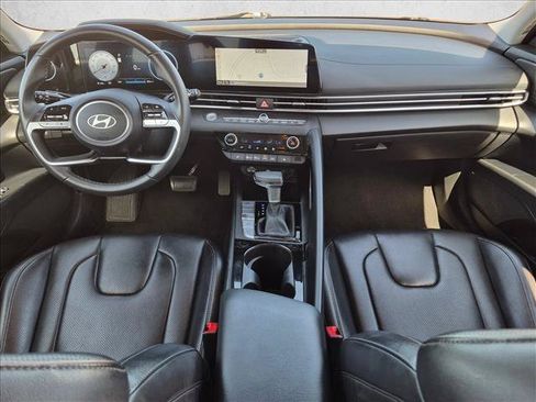 Used 2025 Hyundai Elantra Limited FWD image 17