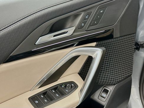 Used 2025 BMW X2 xDrive28i image 15