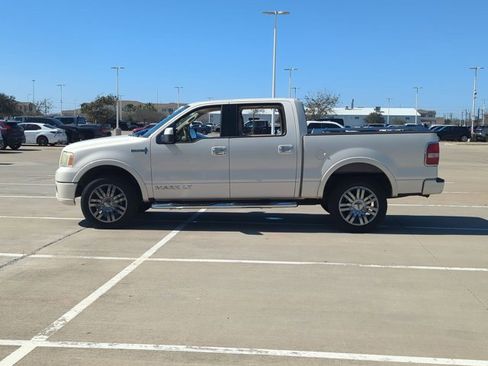 Used 2008 Lincoln Mark LT 4x4 image 4