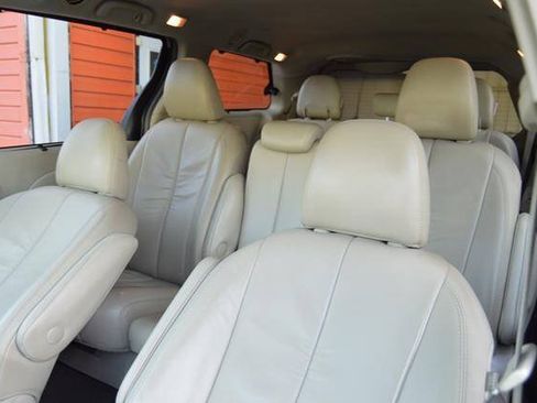 Used 2011 Toyota Sienna XLE w/ XLE Navigation Pkg FWD image 51