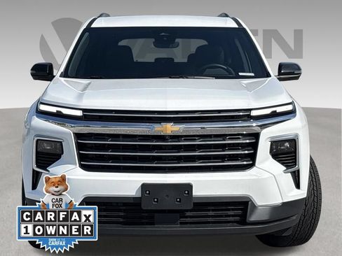 Used 2026 Chevrolet Traverse LT w/ Driver Confidence Package AWD/4WD image 2
